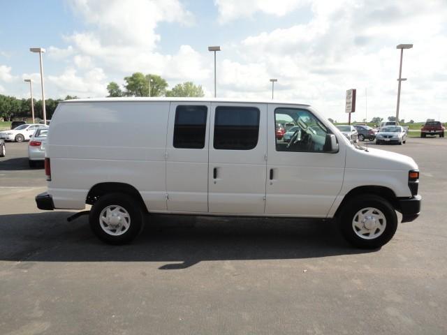 Ford Econoline 2008 photo 2