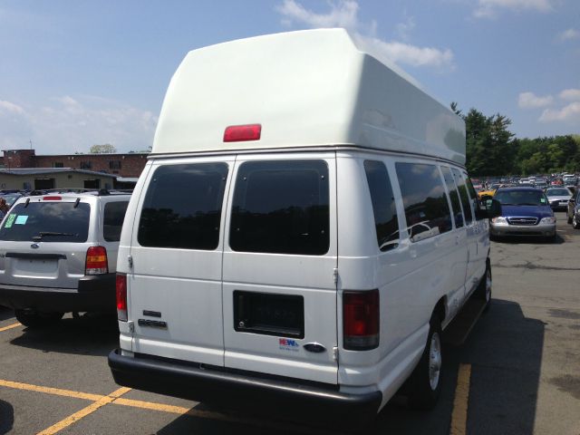 Ford Econoline 2008 photo 13