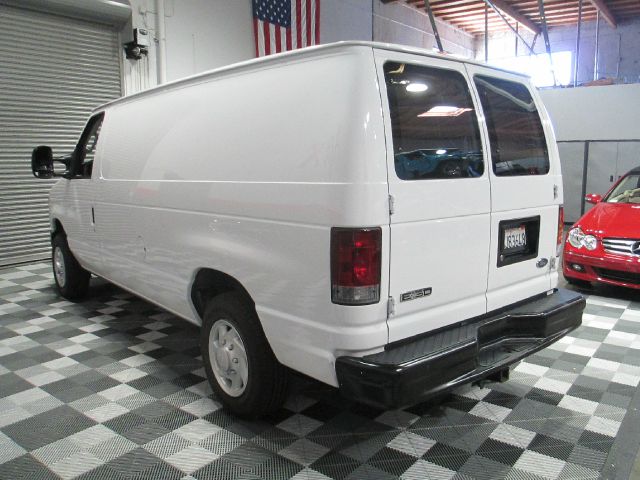 Ford Econoline 2008 photo 2