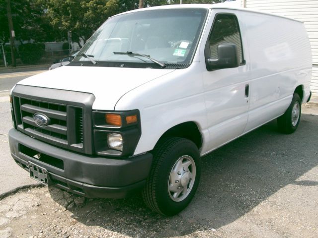 Ford Econoline 2008 photo 1