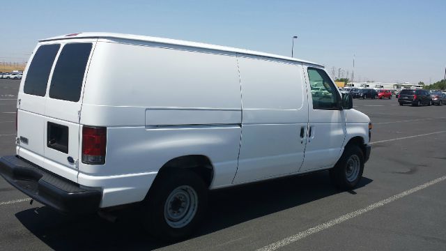 Ford Econoline 2008 photo 1