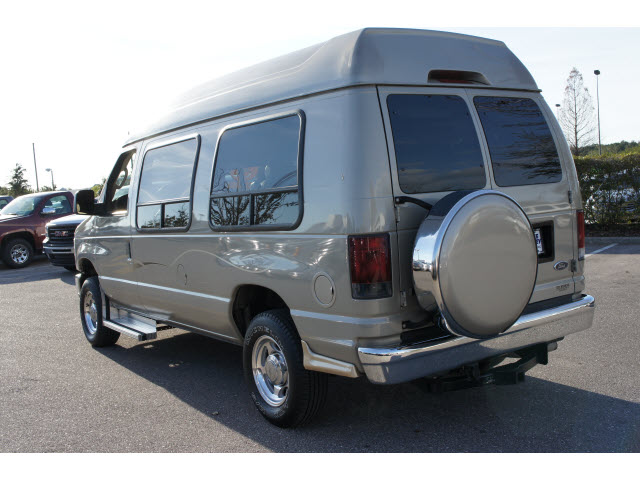 Ford Econoline 2008 photo 3