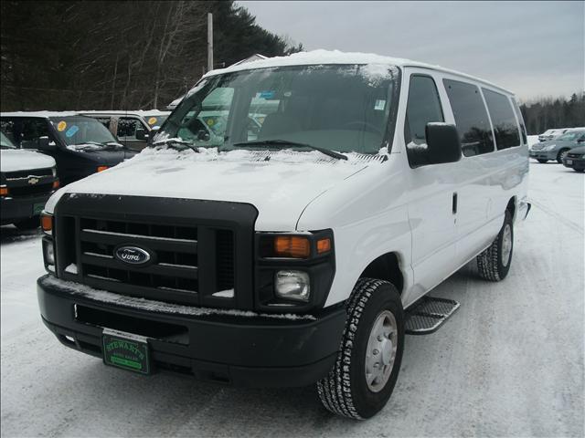 Ford Econoline Base Passenger Van