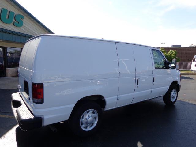 Ford Econoline 2008 photo 2