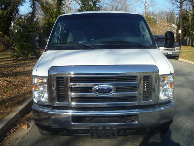 Ford Econoline 2008 photo 1