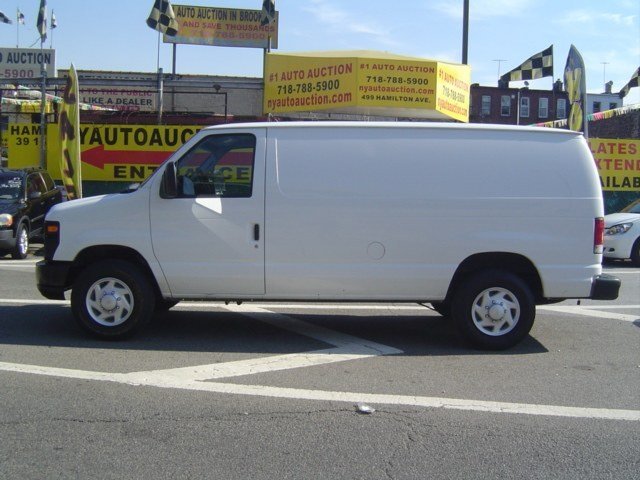 Ford Econoline 2008 photo 2