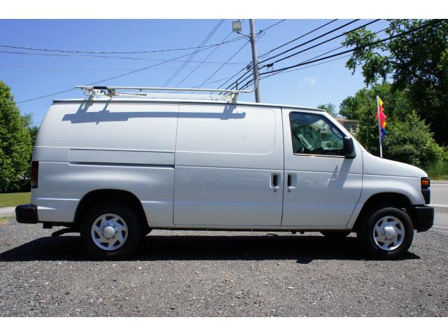 Ford Econoline 2009 photo 1