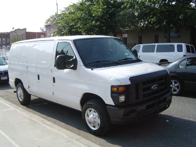 Ford Econoline 2009 photo 2