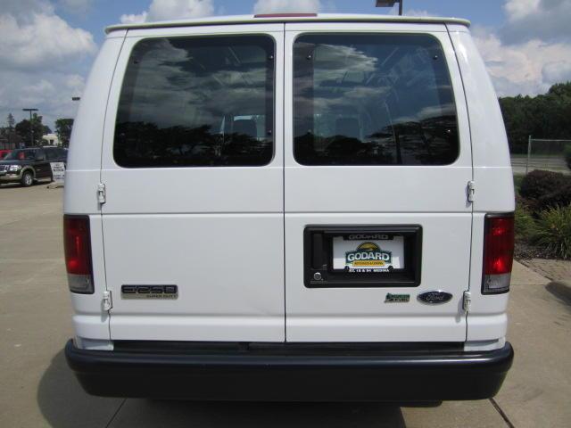 Ford Econoline 2009 photo 3