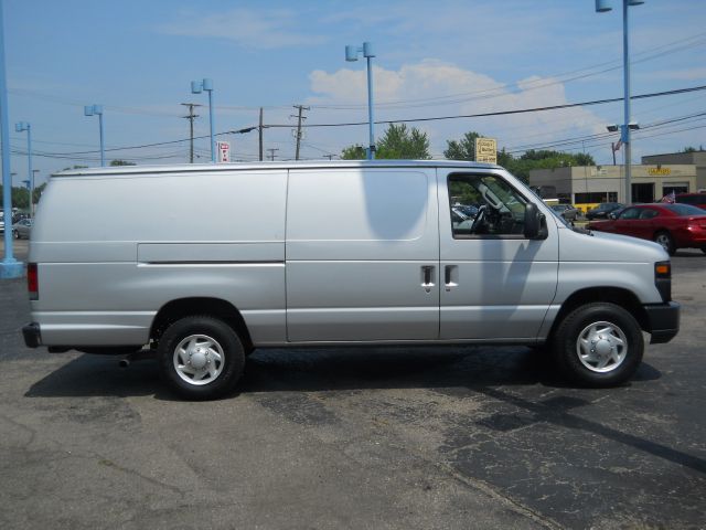 Ford Econoline 2009 photo 2