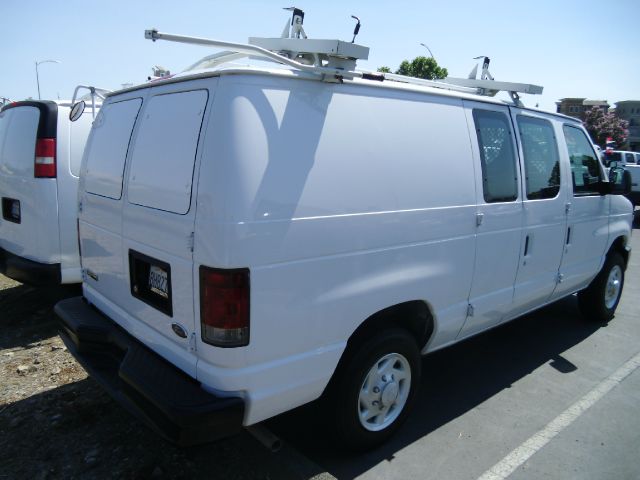 Ford Econoline 2009 photo 2