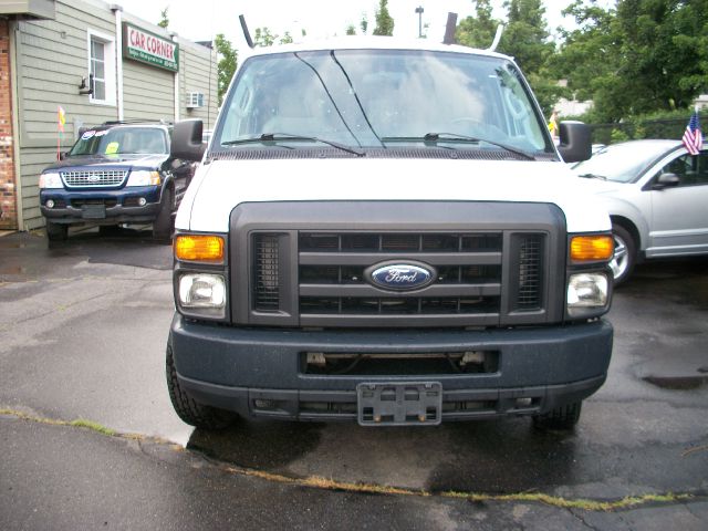 Ford Econoline 2009 photo 2