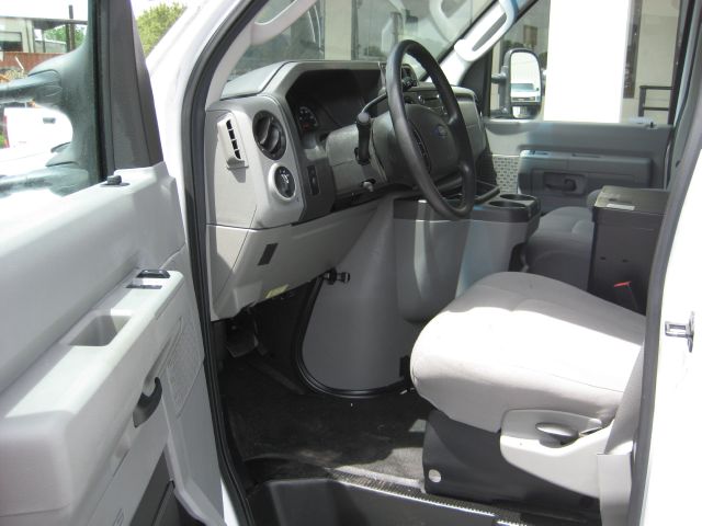 Ford Econoline 2009 photo 1