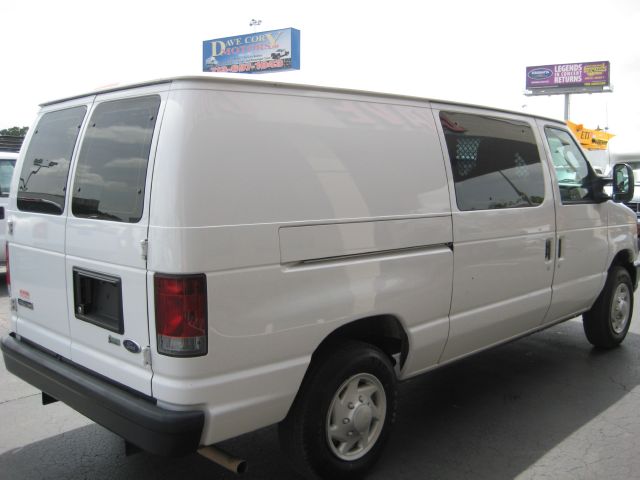 Ford Econoline 2009 photo 2