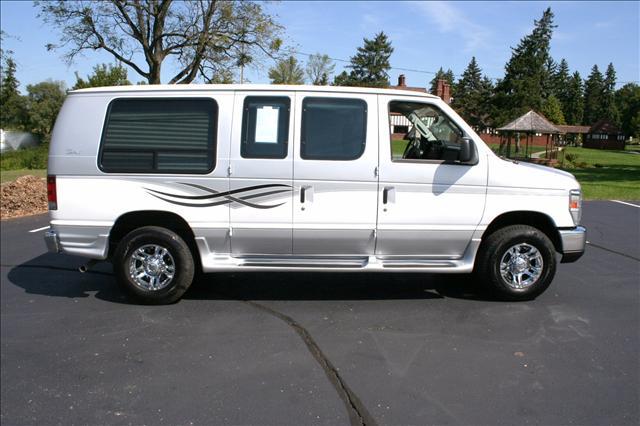 Ford Econoline iC Passenger Van