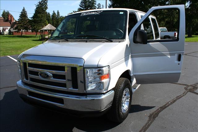 Ford Econoline 2009 photo 3