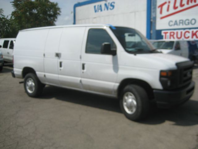 Ford Econoline 2009 photo 1