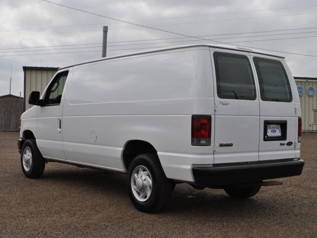 Ford Econoline 2009 photo 1