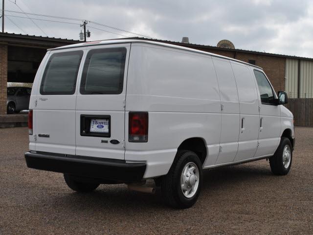 Ford Econoline 2009 photo 2