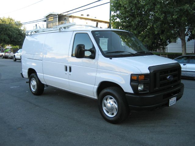 Ford Econoline 2010 photo 2