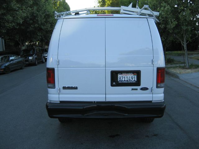 Ford Econoline 2010 photo 4