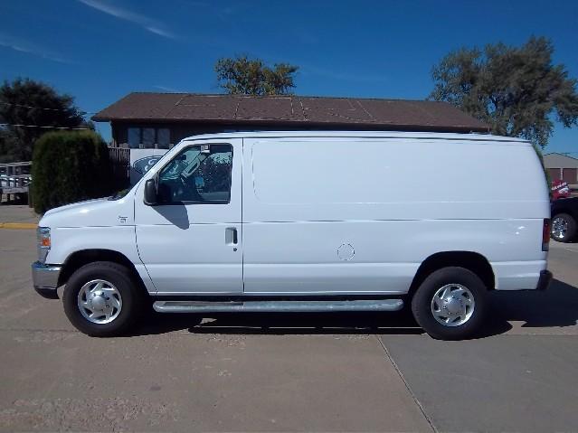 Ford Econoline Commercial Cutaway Passenger Van