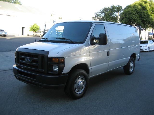 Ford Econoline 2010 photo 5