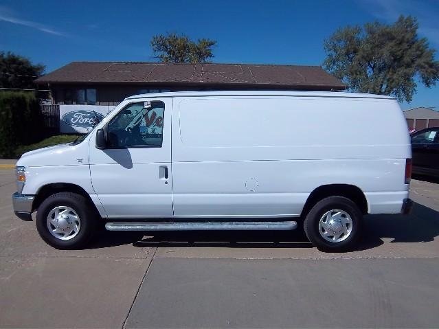 Ford Econoline Commercial Cutaway Passenger Van