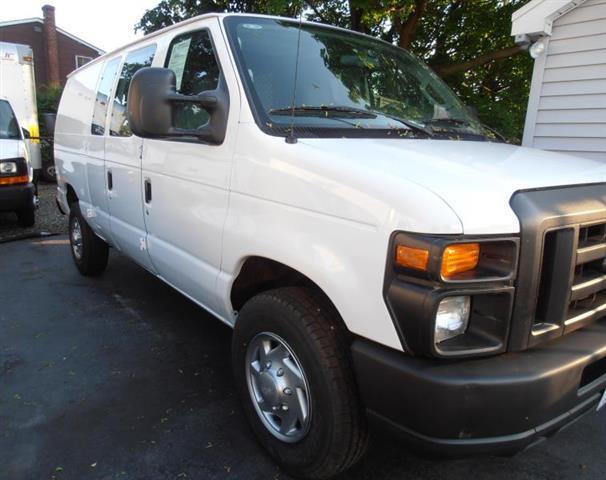 Ford Econoline 2010 photo 3