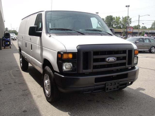 Ford Econoline 2010 photo 4