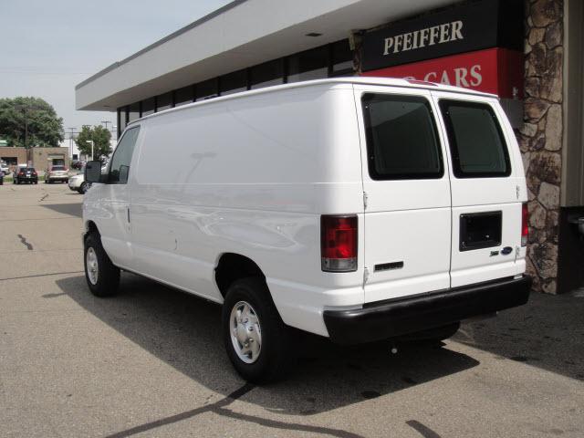 Ford Econoline 2010 photo 5