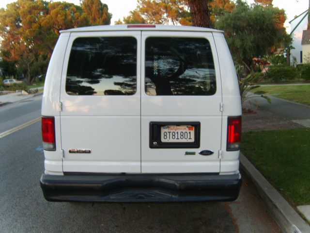 Ford Econoline 2010 photo 4