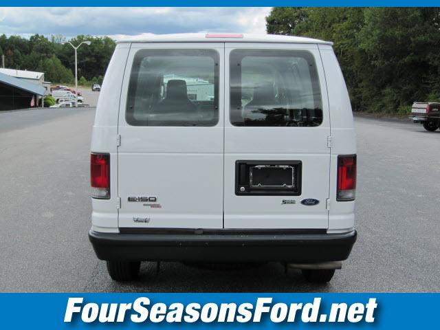 Ford Econoline 2011 photo 3