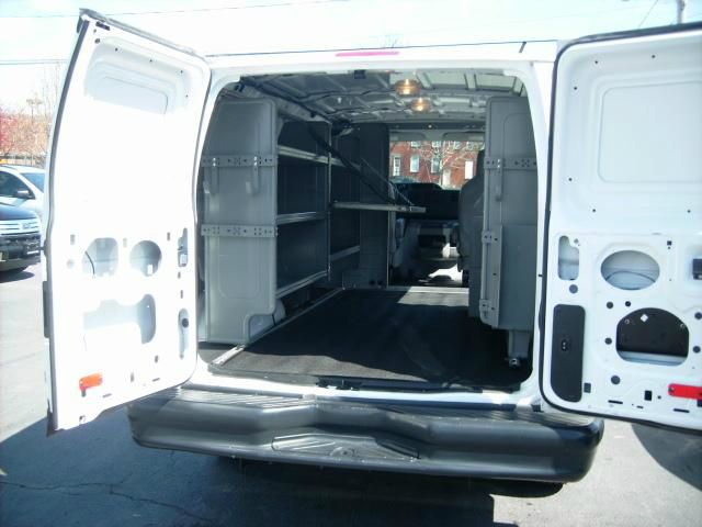 Ford Econoline 2011 photo 12