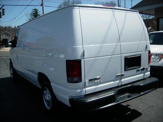 Ford Econoline 2011 photo 28