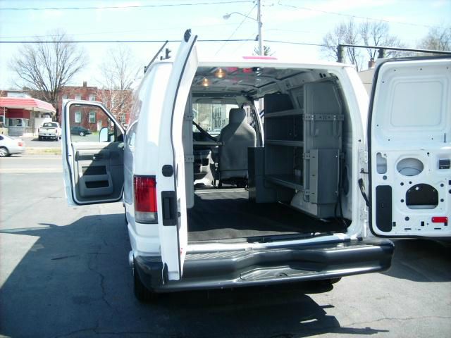 Ford Econoline 2011 photo 6