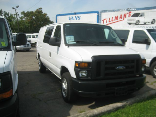 Ford Econoline 2011 photo 4