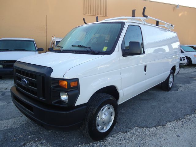 Ford Econoline 2011 photo 4