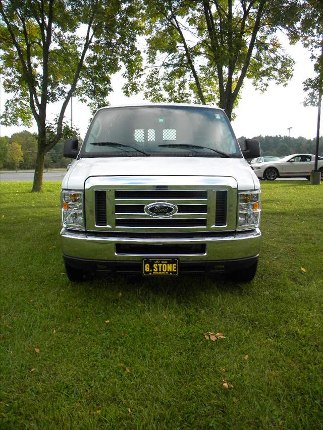 Ford Econoline 2011 photo 1