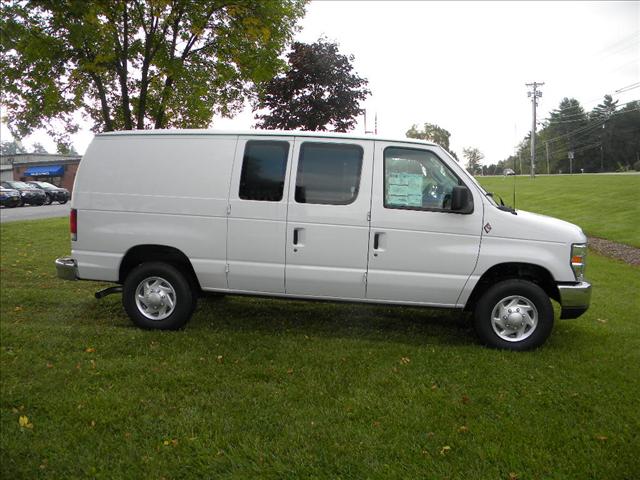 Ford Econoline 2011 photo 3