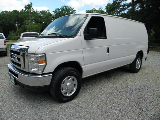 Ford Econoline 2011 photo 31