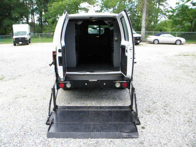 Ford Econoline 2011 photo 32