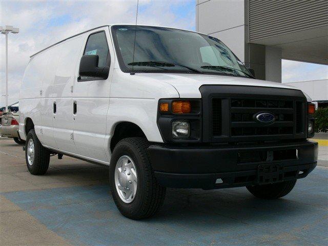 Ford Econoline 2011 photo 2