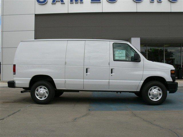 Ford Econoline 2011 photo 3