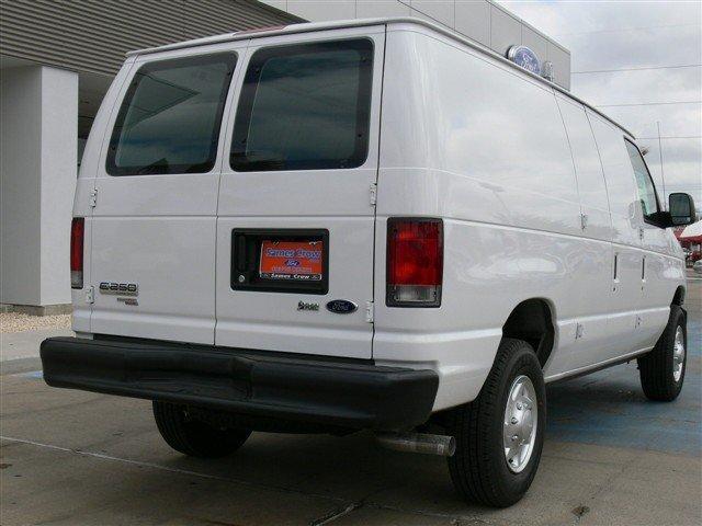 Ford Econoline 2011 photo 4