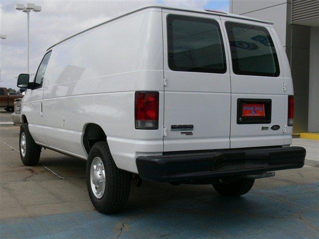 Ford Econoline 2011 photo 5