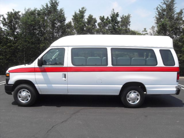 Ford Econoline 2011 photo 50