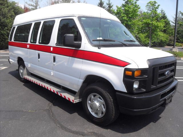 Ford Econoline 2011 photo 61