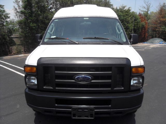 Ford Econoline 2011 photo 68