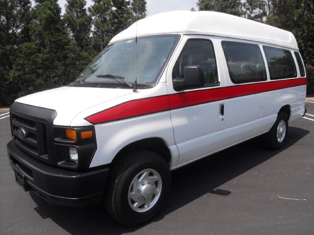 Ford Econoline 2011 photo 69